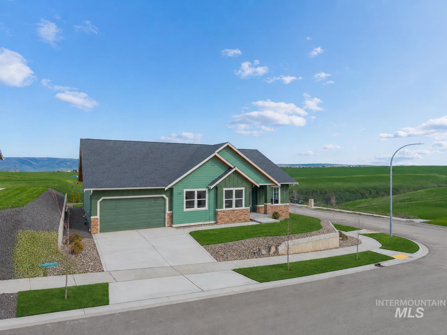 1743 Golden Hills Drive, Lewiston, Idaho 83501, 4 Bedrooms, 2.5 Bathrooms, Residential For Sale, Price $724,900, 98978424