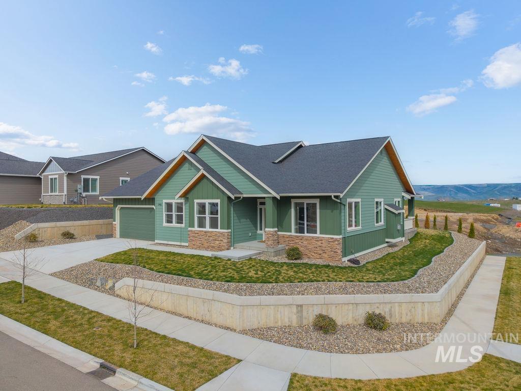 1743 Golden Hills Drive, Lewiston, Idaho 83501, 4 Bedrooms, 2.5 Bathrooms, Residential For Sale, Price $749,900,MLS 98978424