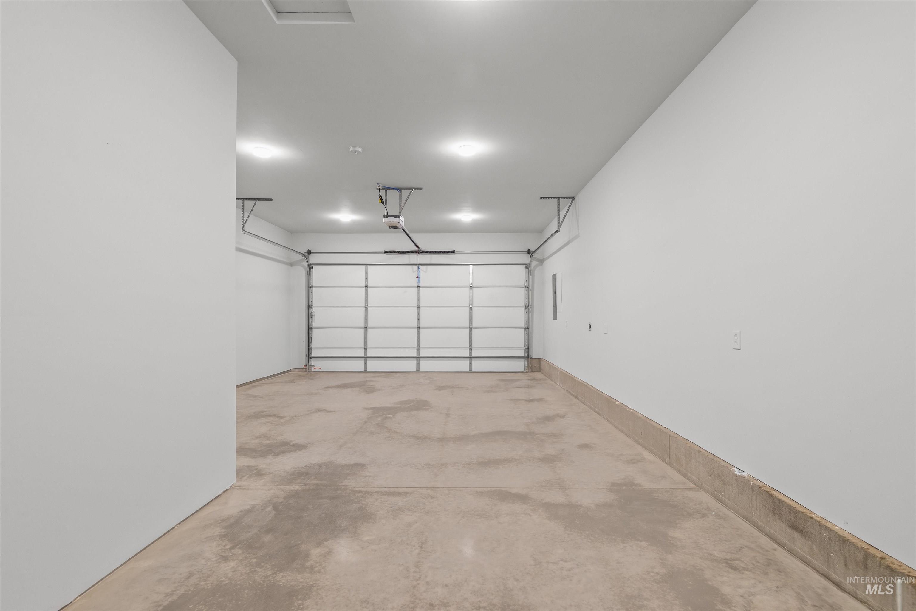 1743 Golden Hills Drive, Lewiston, Idaho 83501, 4 Bedrooms, 2.5 Bathrooms, Residential For Sale, Price $749,900,MLS 98978424