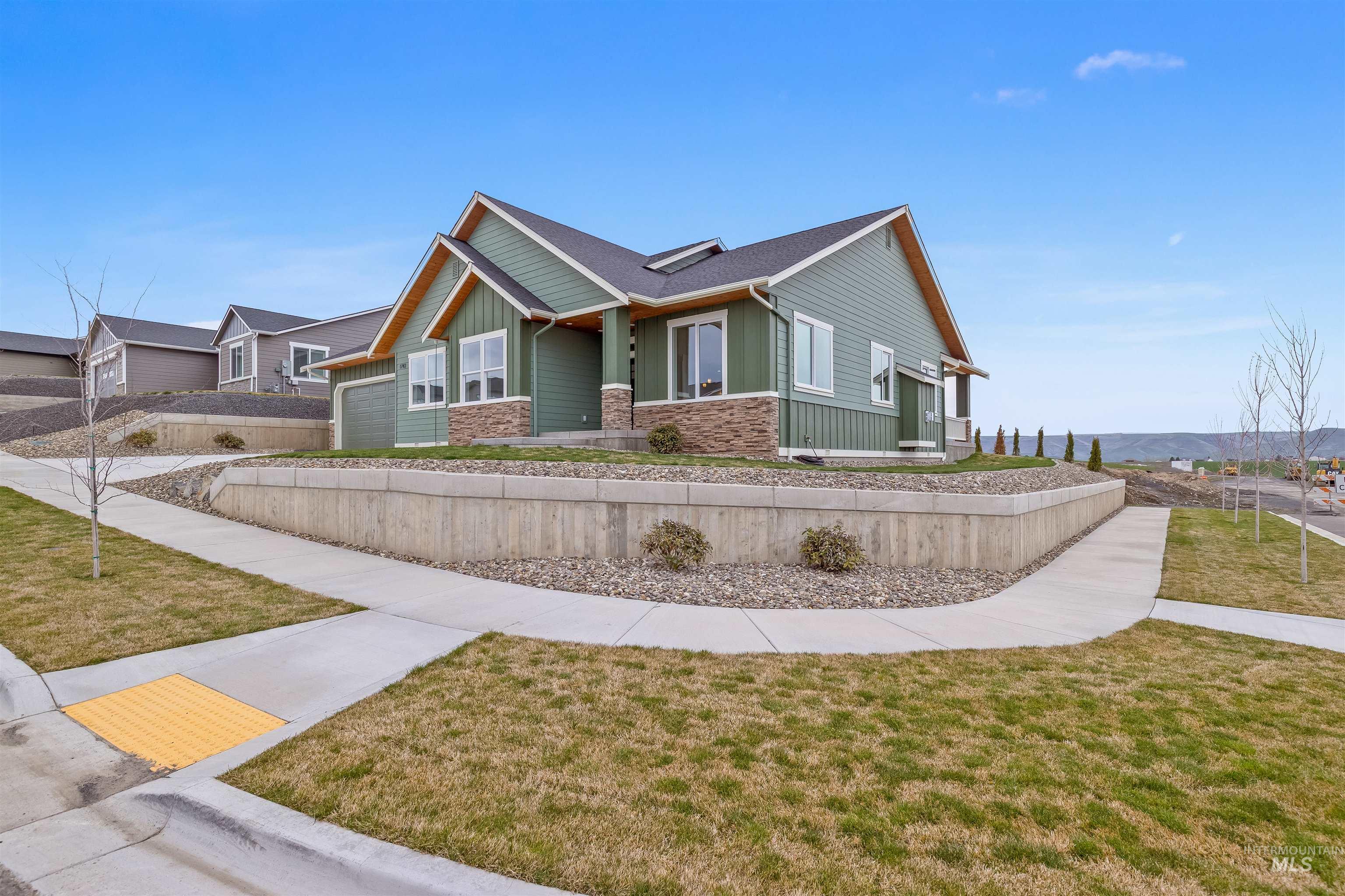 1743 Golden Hills Drive, Lewiston, Idaho 83501, 4 Bedrooms, 2.5 Bathrooms, Residential For Sale, Price $749,900,MLS 98978424