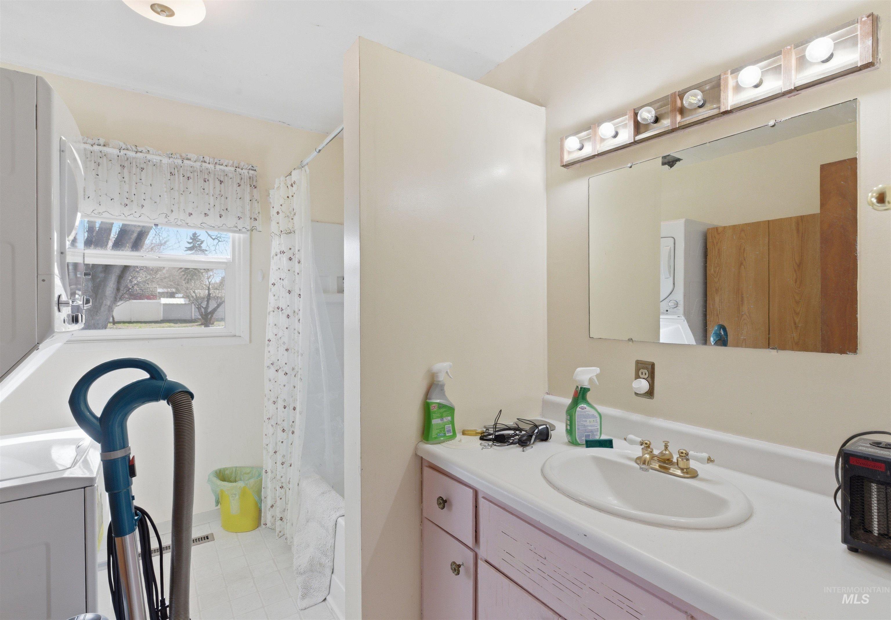 706 Warner Ave, Lewiston, Idaho 83501, 3 Bedrooms, 1 Bathroom, Residential For Sale, Price $275,000, 98978425