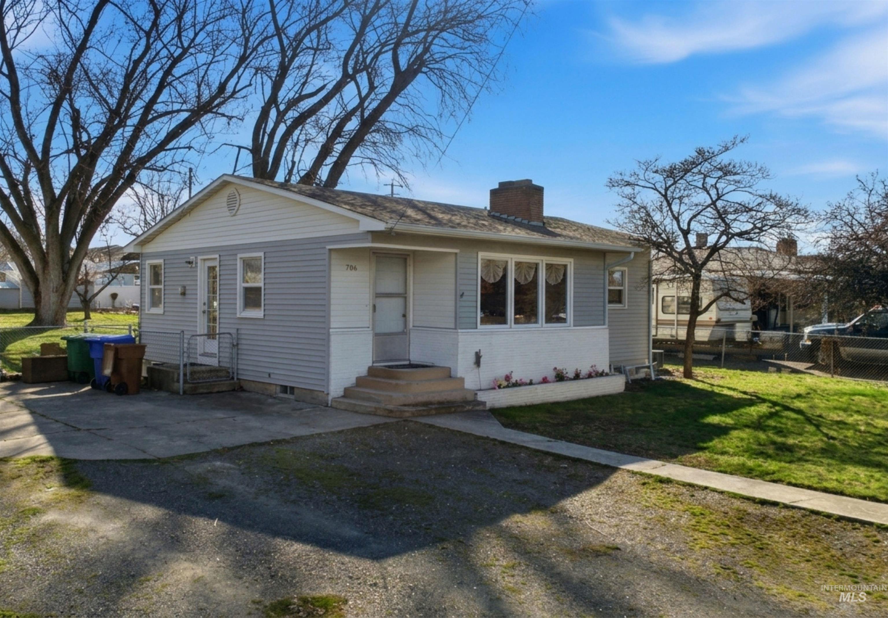 706 Warner Ave, Lewiston, Idaho 83501, 3 Bedrooms, 1 Bathroom, Residential For Sale, Price $275,000, 98978425