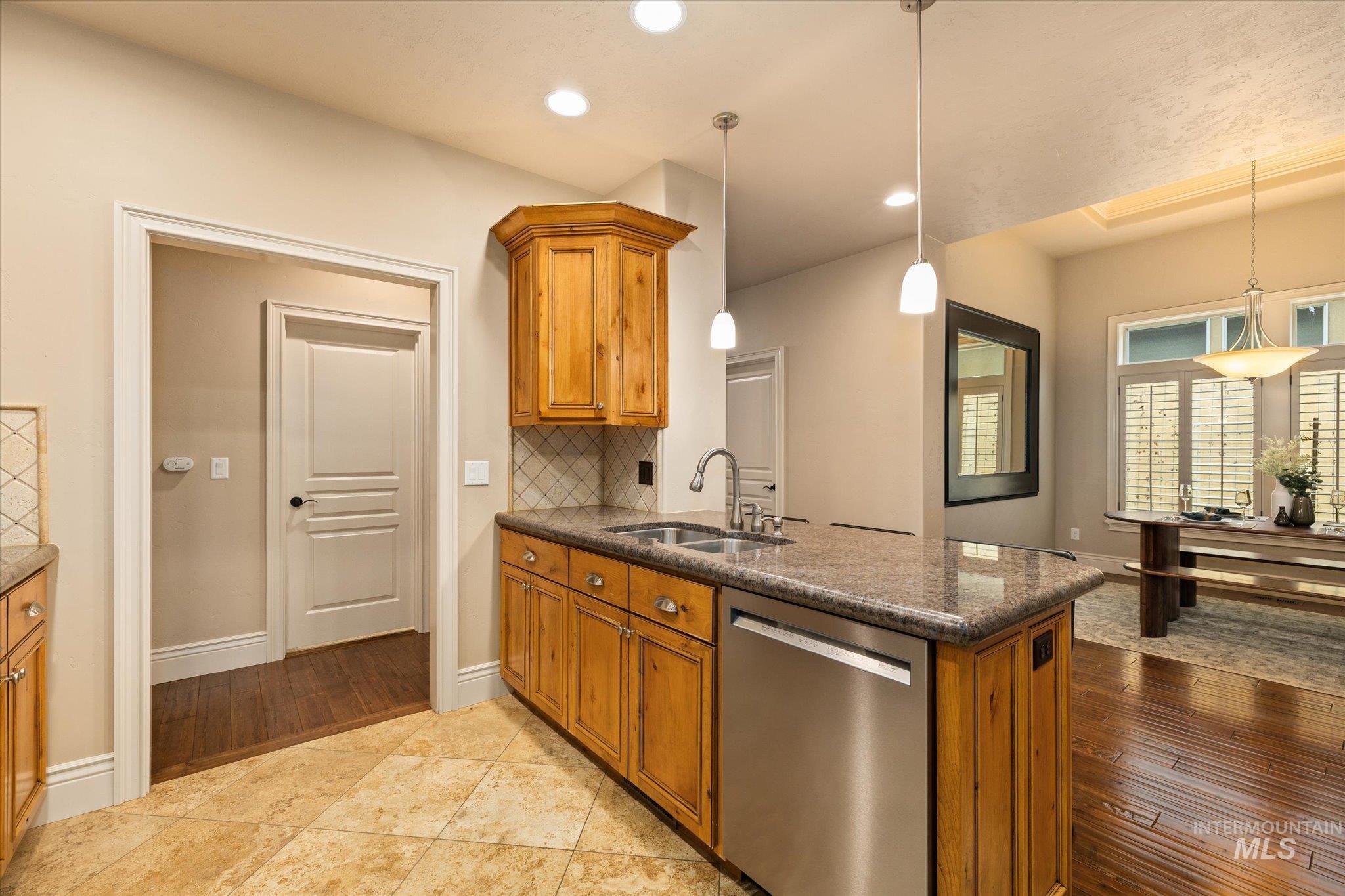 1664 W Par Ct, Eagle, Idaho 83616, 3 Bedrooms, 2 Bathrooms, Residential For Sale, Price $629,900,MLS 98978427