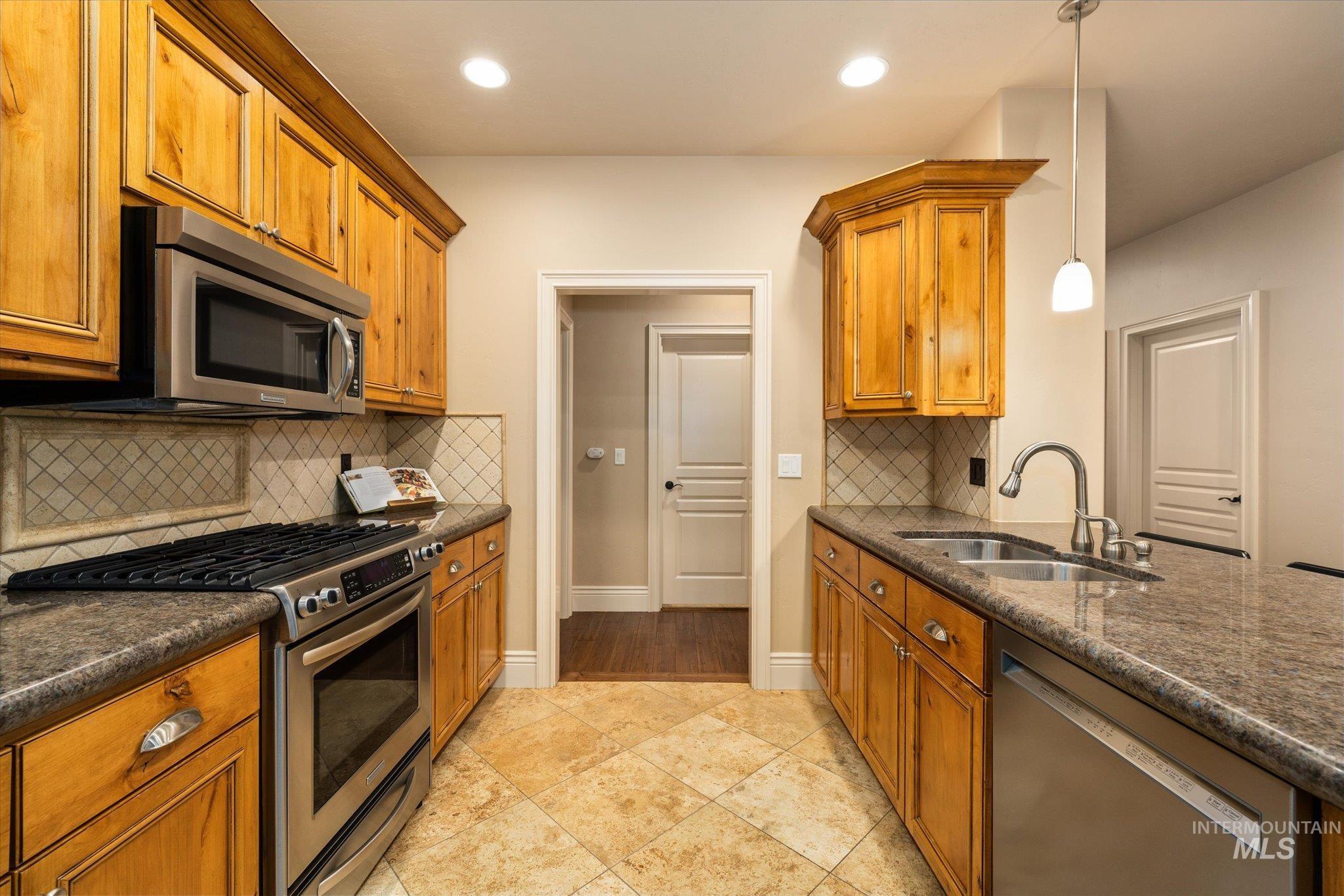 1664 W Par Ct, Eagle, Idaho 83616, 3 Bedrooms, 2 Bathrooms, Residential For Sale, Price $629,900,MLS 98978427