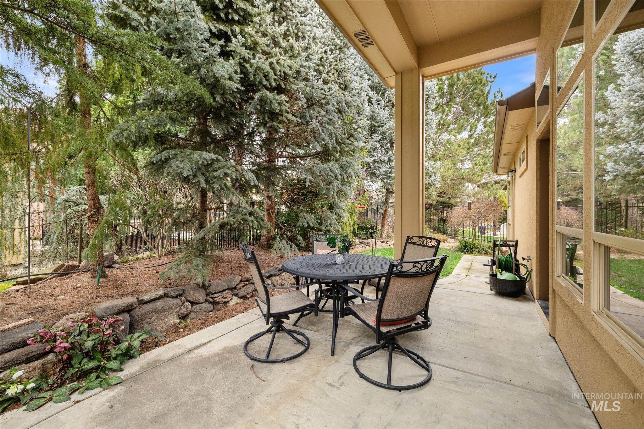 1664 W Par Ct, Eagle, Idaho 83616, 3 Bedrooms, 2 Bathrooms, Residential For Sale, Price $629,900,MLS 98978427