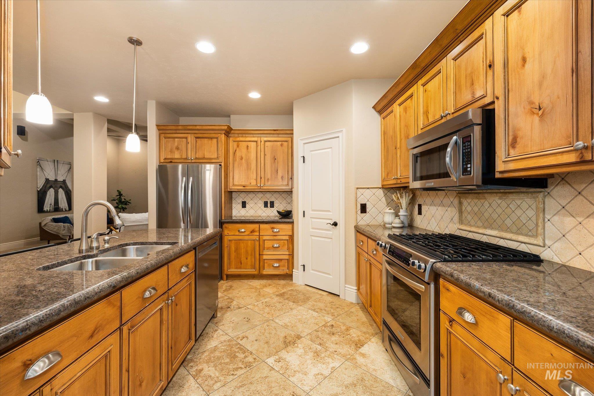 1664 W Par Ct, Eagle, Idaho 83616, 3 Bedrooms, 2 Bathrooms, Residential For Sale, Price $629,900,MLS 98978427