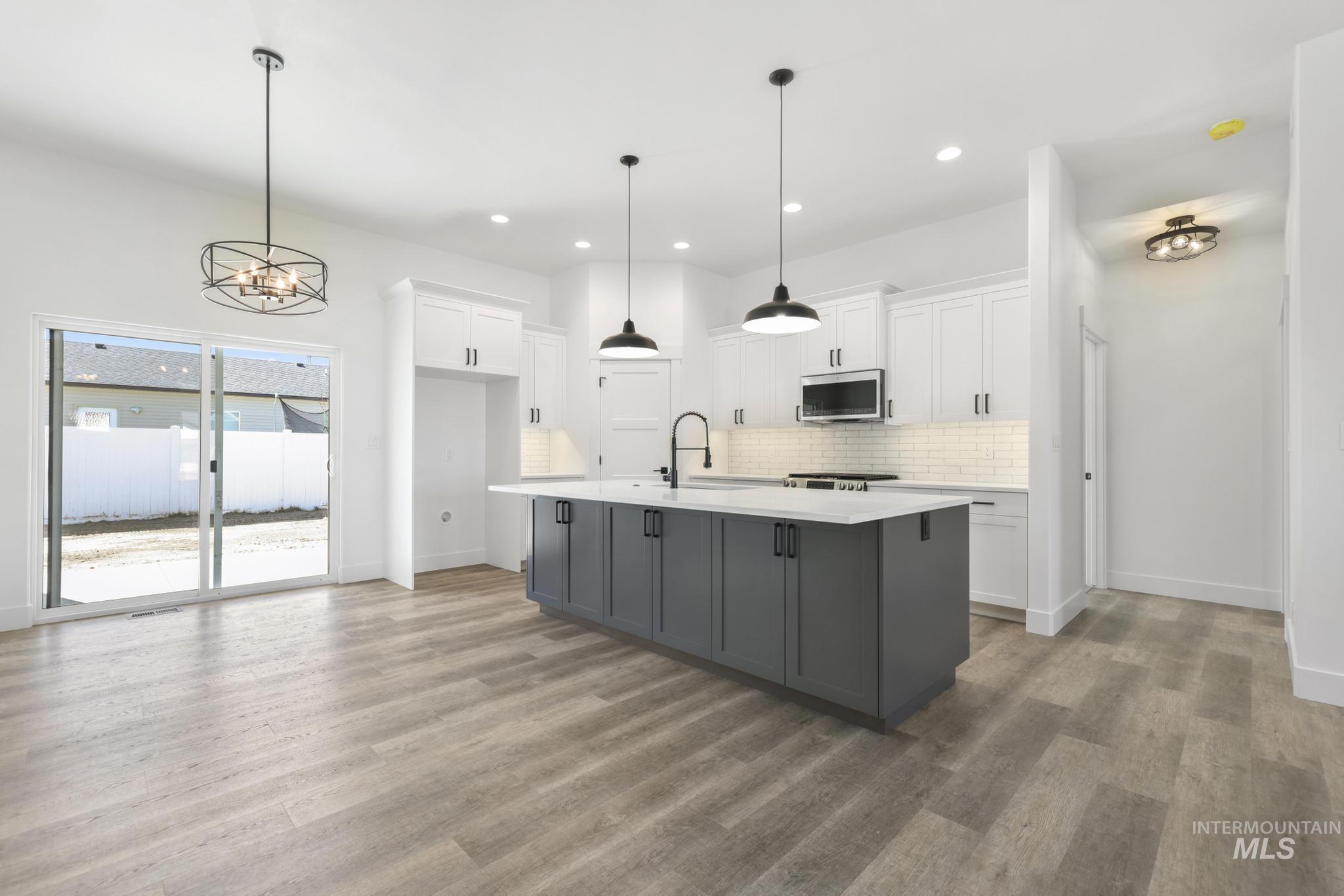 821 23rd Ave E, Jerome, Idaho 83338, 4 Bedrooms, 2 Bathrooms, Residential For Sale, Price $425,000,MLS 98978428