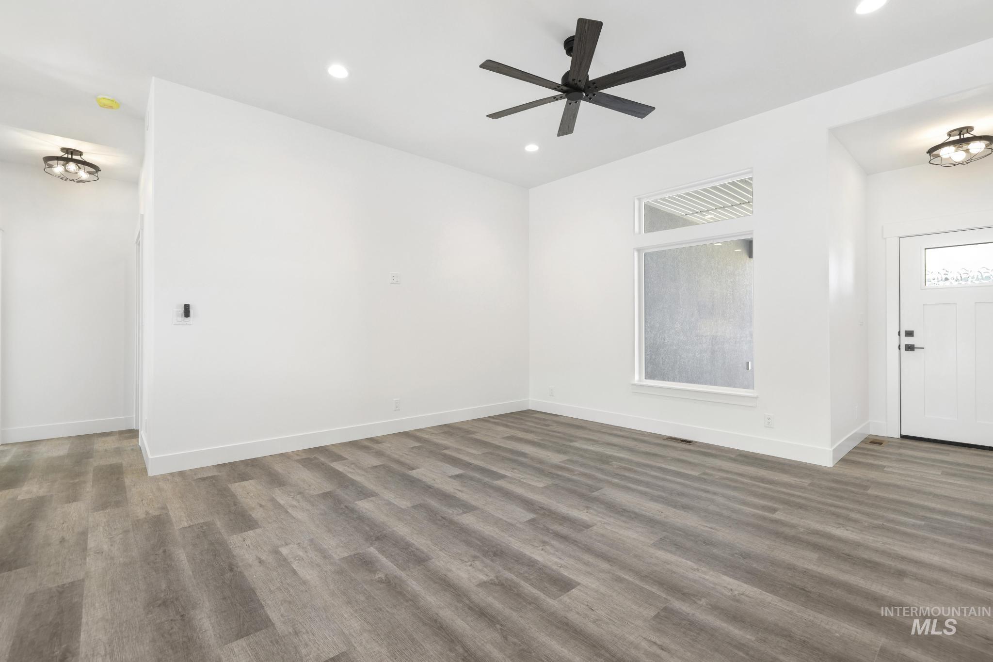 821 23rd Ave E, Jerome, Idaho 83338, 4 Bedrooms, 2 Bathrooms, Residential For Sale, Price $425,000,MLS 98978428