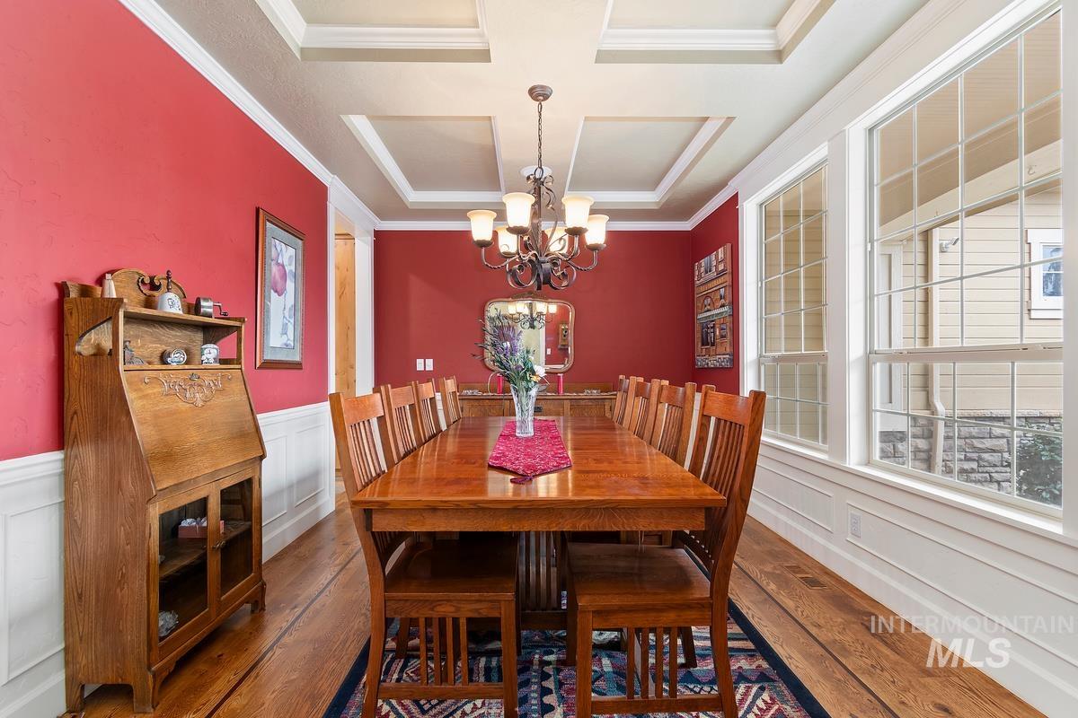 859 E Brookwood, Eagle, Idaho 83616, 5 Bedrooms, 3 Bathrooms, Residential For Sale, Price $1,049,000,MLS 98978429