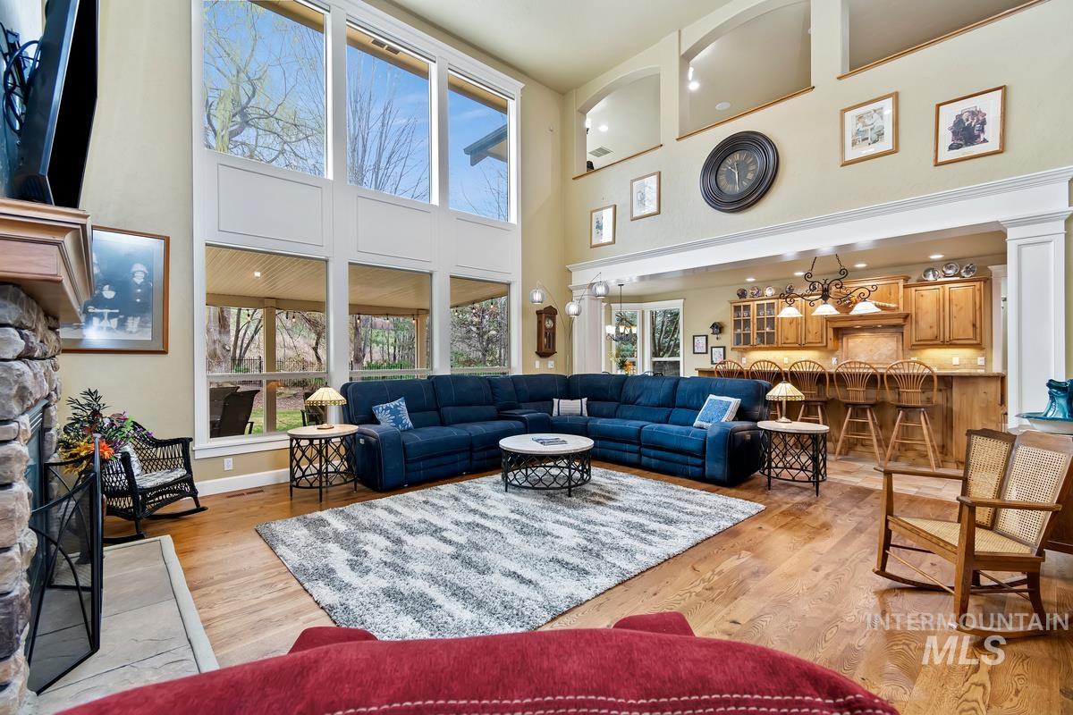 859 E Brookwood, Eagle, Idaho 83616, 5 Bedrooms, 3 Bathrooms, Residential For Sale, Price $1,049,000,MLS 98978429