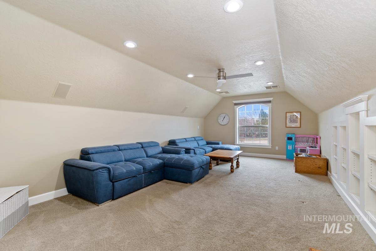 859 E Brookwood, Eagle, Idaho 83616, 5 Bedrooms, 3 Bathrooms, Residential For Sale, Price $1,049,000,MLS 98978429