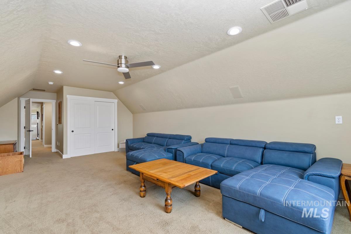 859 E Brookwood, Eagle, Idaho 83616, 5 Bedrooms, 3 Bathrooms, Residential For Sale, Price $1,049,000,MLS 98978429