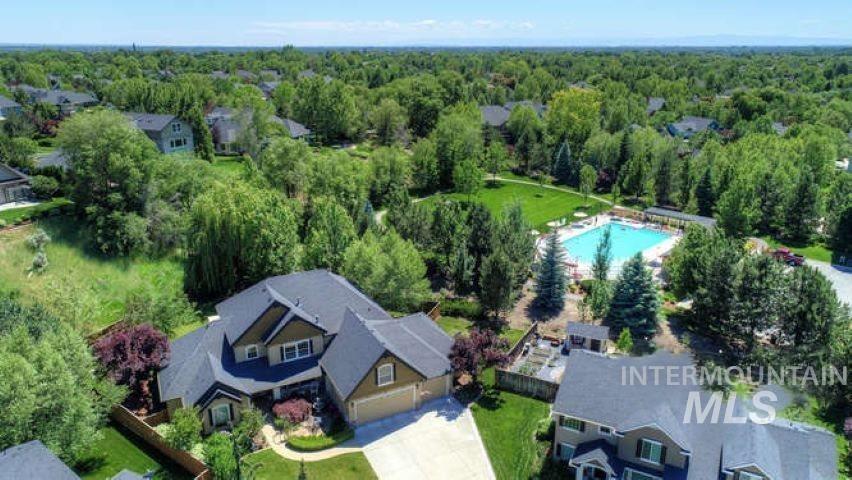 859 E Brookwood, Eagle, Idaho 83616, 5 Bedrooms, 3 Bathrooms, Residential For Sale, Price $1,049,000,MLS 98978429