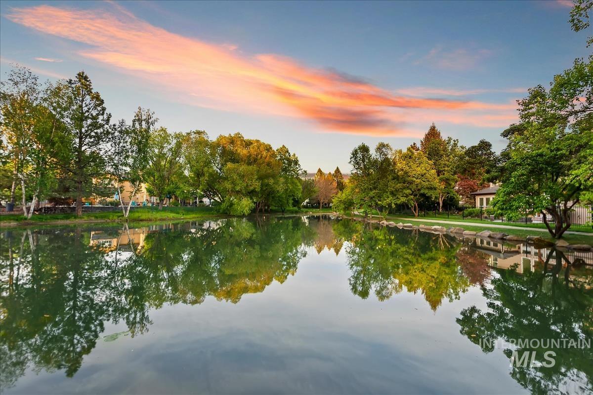 859 E Brookwood, Eagle, Idaho 83616, 5 Bedrooms, 3 Bathrooms, Residential For Sale, Price $1,049,000,MLS 98978429