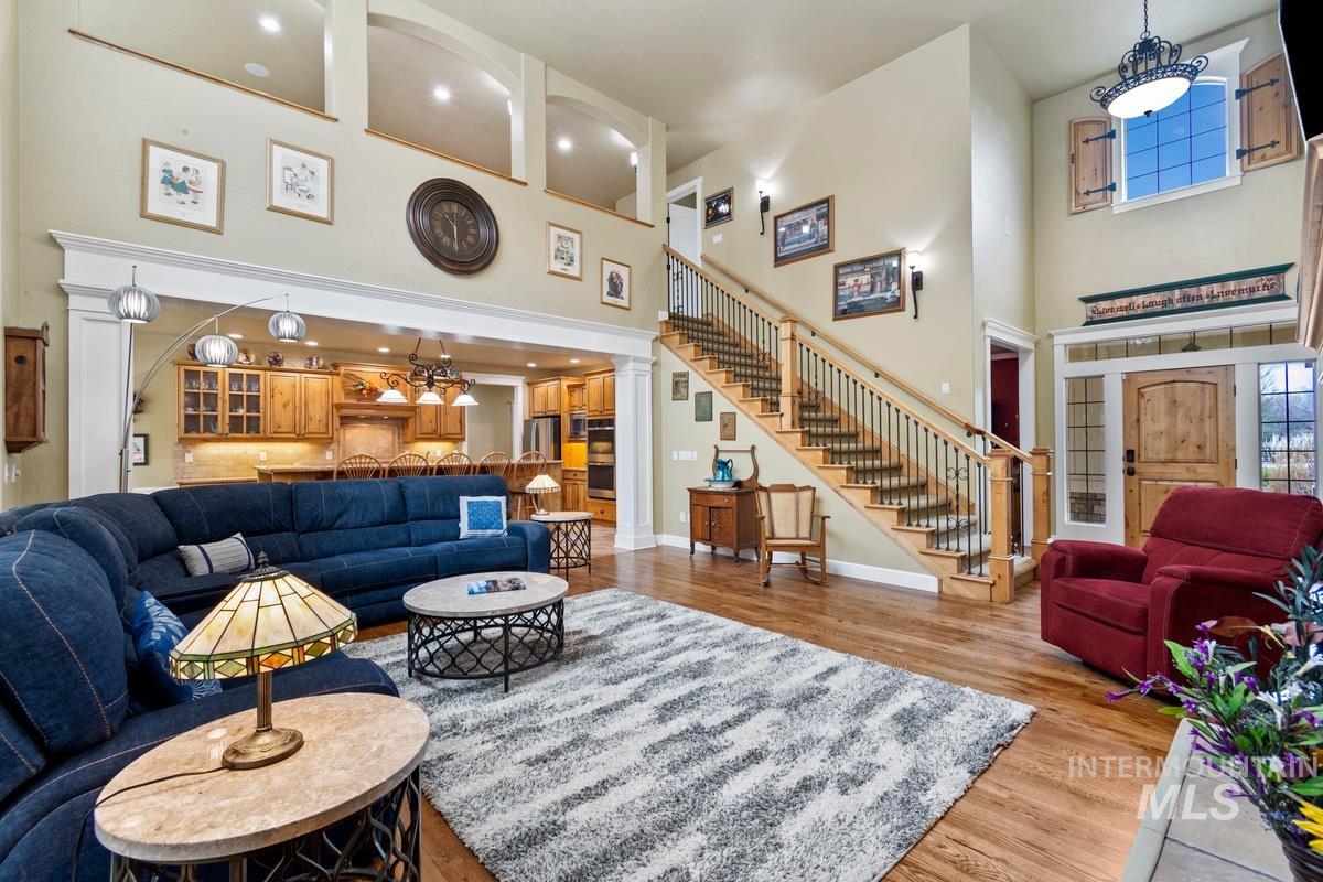 859 E Brookwood, Eagle, Idaho 83616, 5 Bedrooms, 3 Bathrooms, Residential For Sale, Price $1,049,000,MLS 98978429