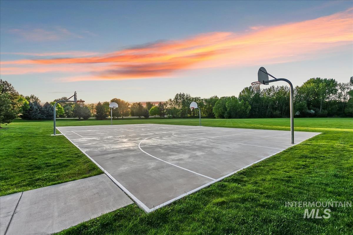 859 E Brookwood, Eagle, Idaho 83616, 5 Bedrooms, 3 Bathrooms, Residential For Sale, Price $1,049,000,MLS 98978429