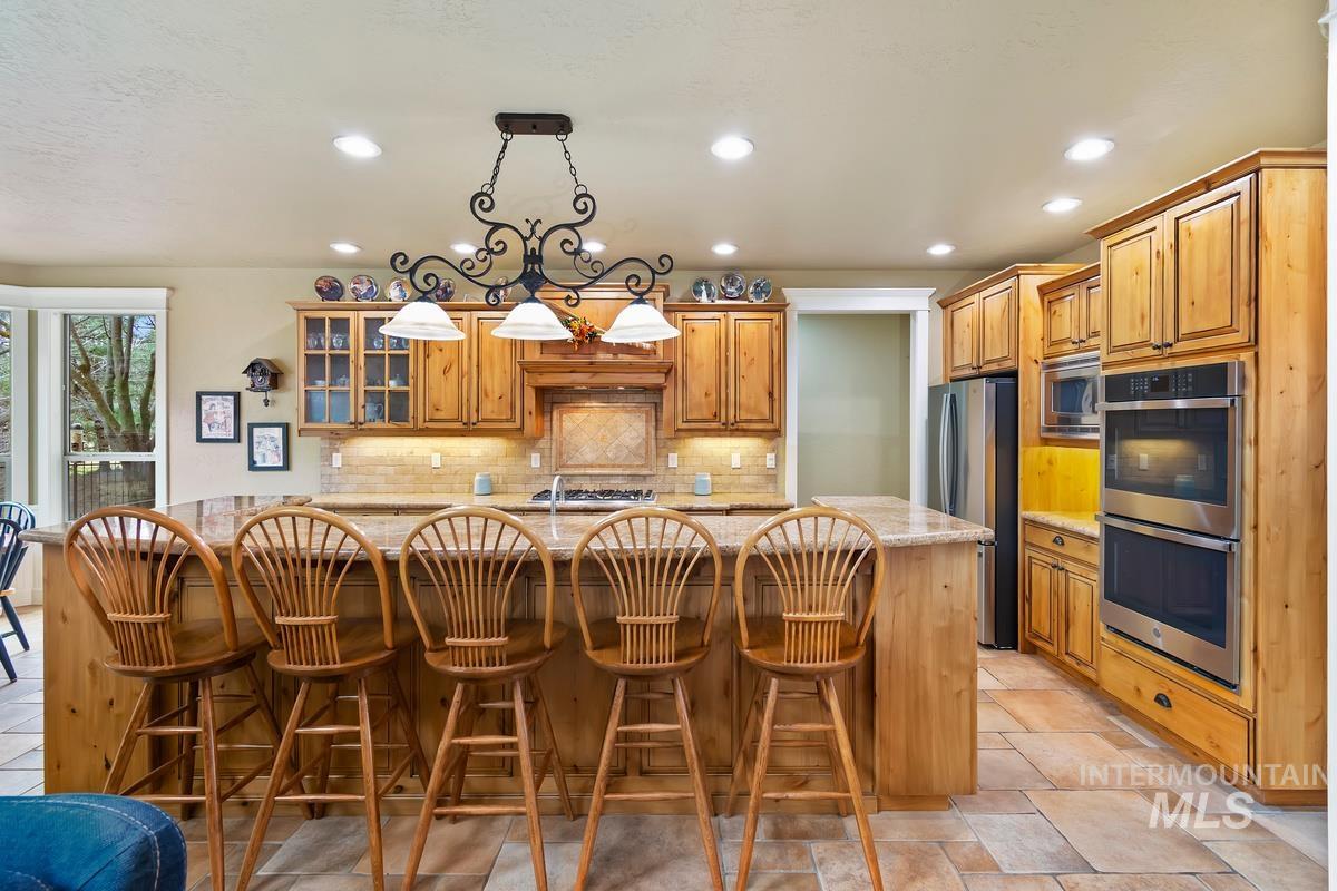 859 E Brookwood, Eagle, Idaho 83616, 5 Bedrooms, 3 Bathrooms, Residential For Sale, Price $1,049,000,MLS 98978429