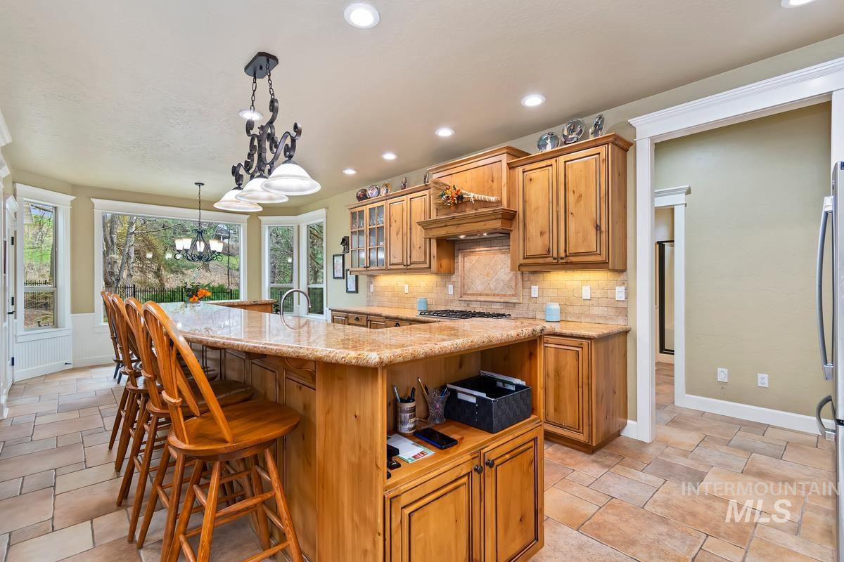 859 E Brookwood, Eagle, Idaho 83616, 5 Bedrooms, 3 Bathrooms, Residential For Sale, Price $1,049,000,MLS 98978429