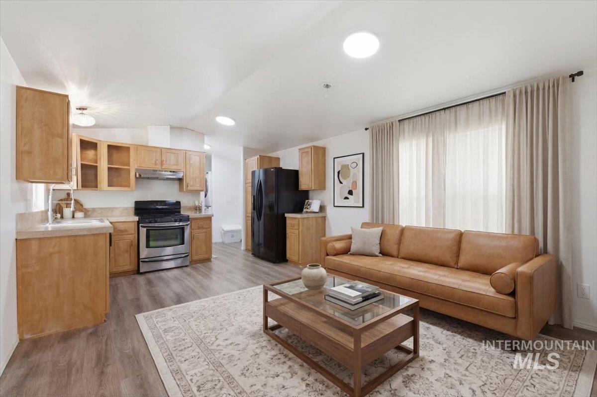 1325 N Arrow Ln, Boise, Idaho 83704, 2 Bedrooms, 2 Bathrooms, Residential For Sale, Price $65,000,MLS 98978431