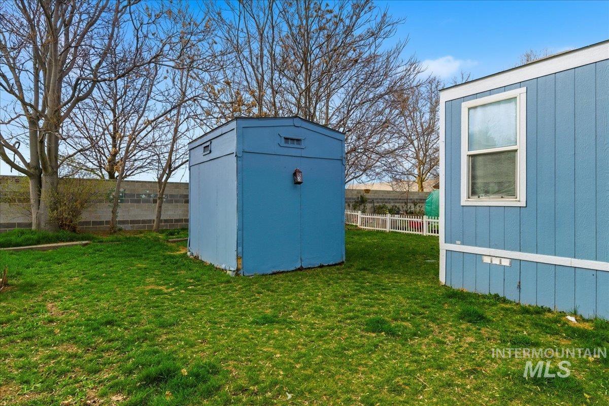 1325 N Arrow Ln, Boise, Idaho 83704, 2 Bedrooms, 2 Bathrooms, Residential For Sale, Price $65,000,MLS 98978431