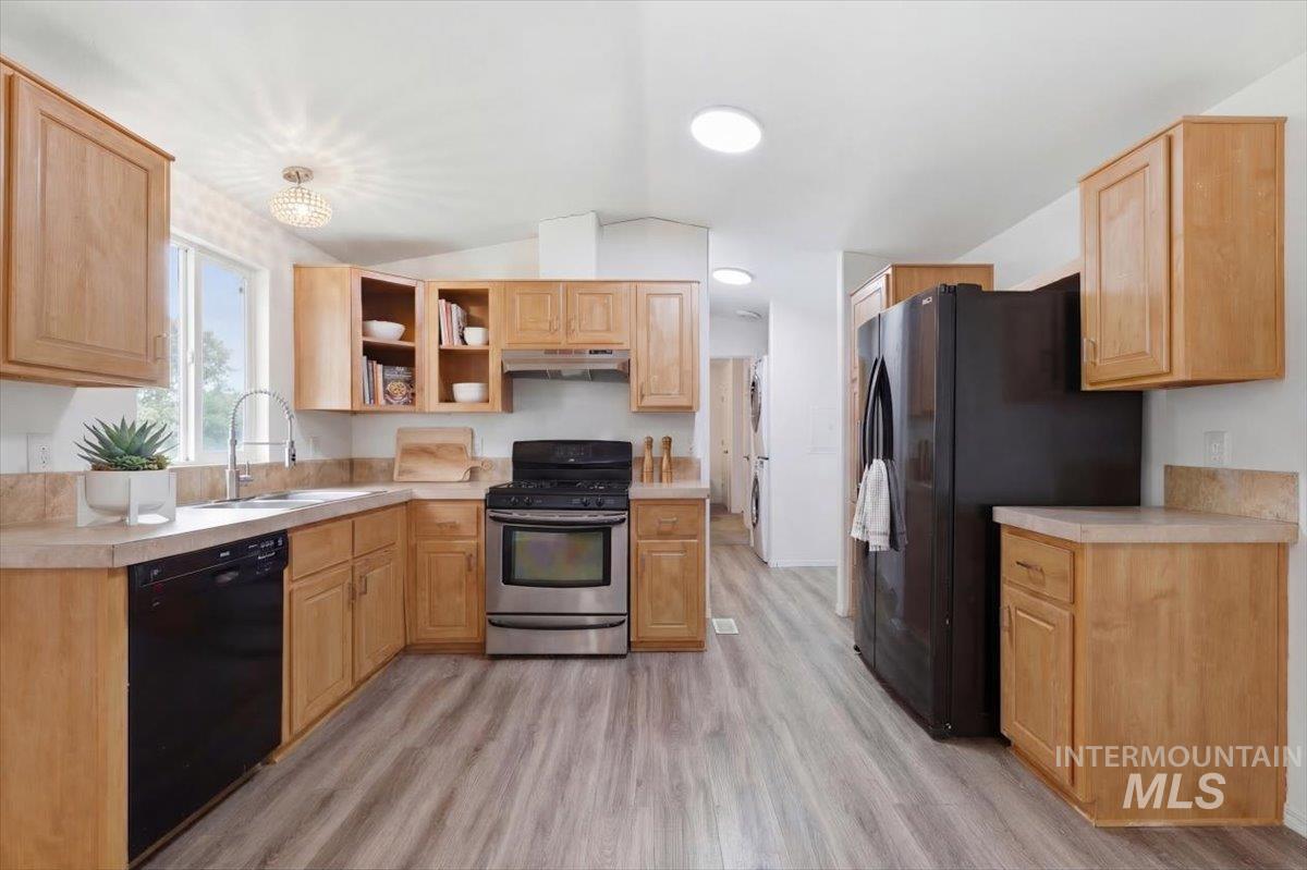 1325 N Arrow Ln, Boise, Idaho 83704, 2 Bedrooms, 2 Bathrooms, Residential For Sale, Price $65,000,MLS 98978431