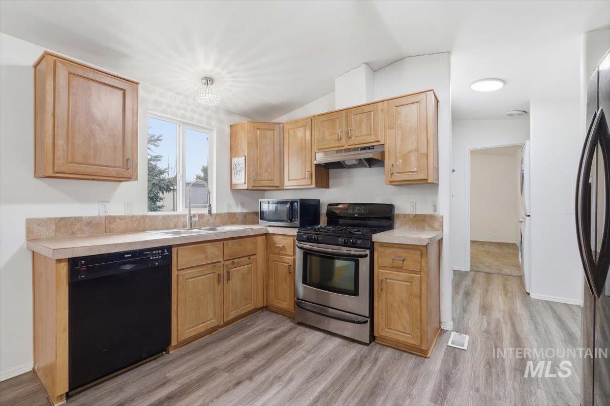 1325 N Arrow Ln, Boise, Idaho 83704, 2 Bedrooms, 2 Bathrooms, Residential For Sale, Price $65,000,MLS 98978431