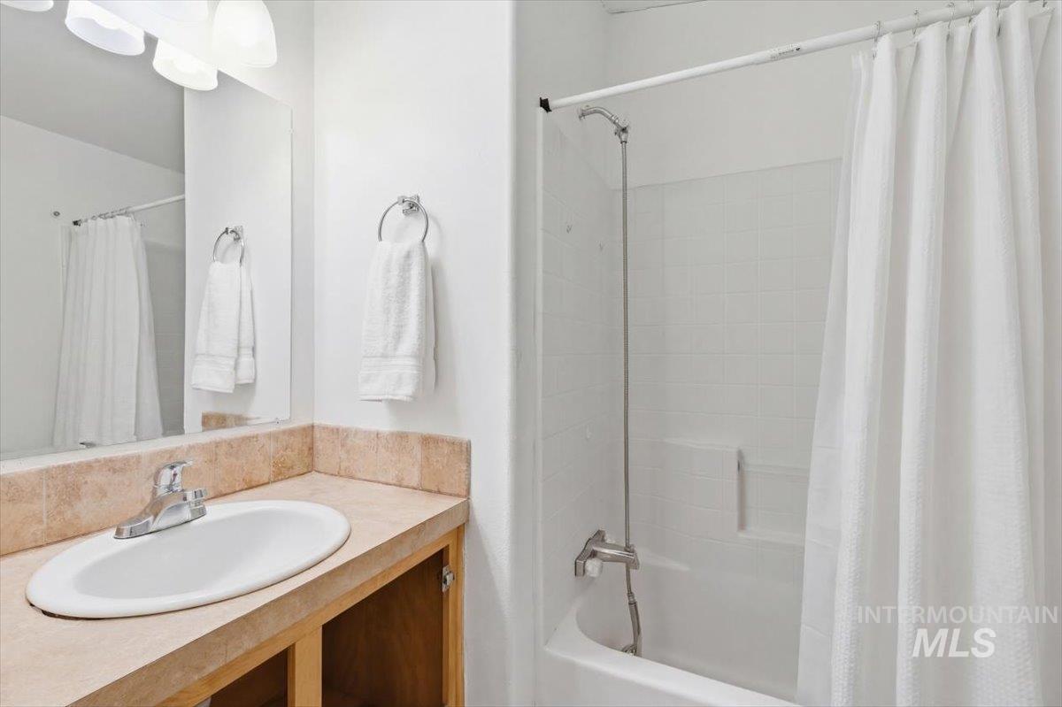 1325 N Arrow Ln, Boise, Idaho 83704, 2 Bedrooms, 2 Bathrooms, Residential For Sale, Price $65,000,MLS 98978431