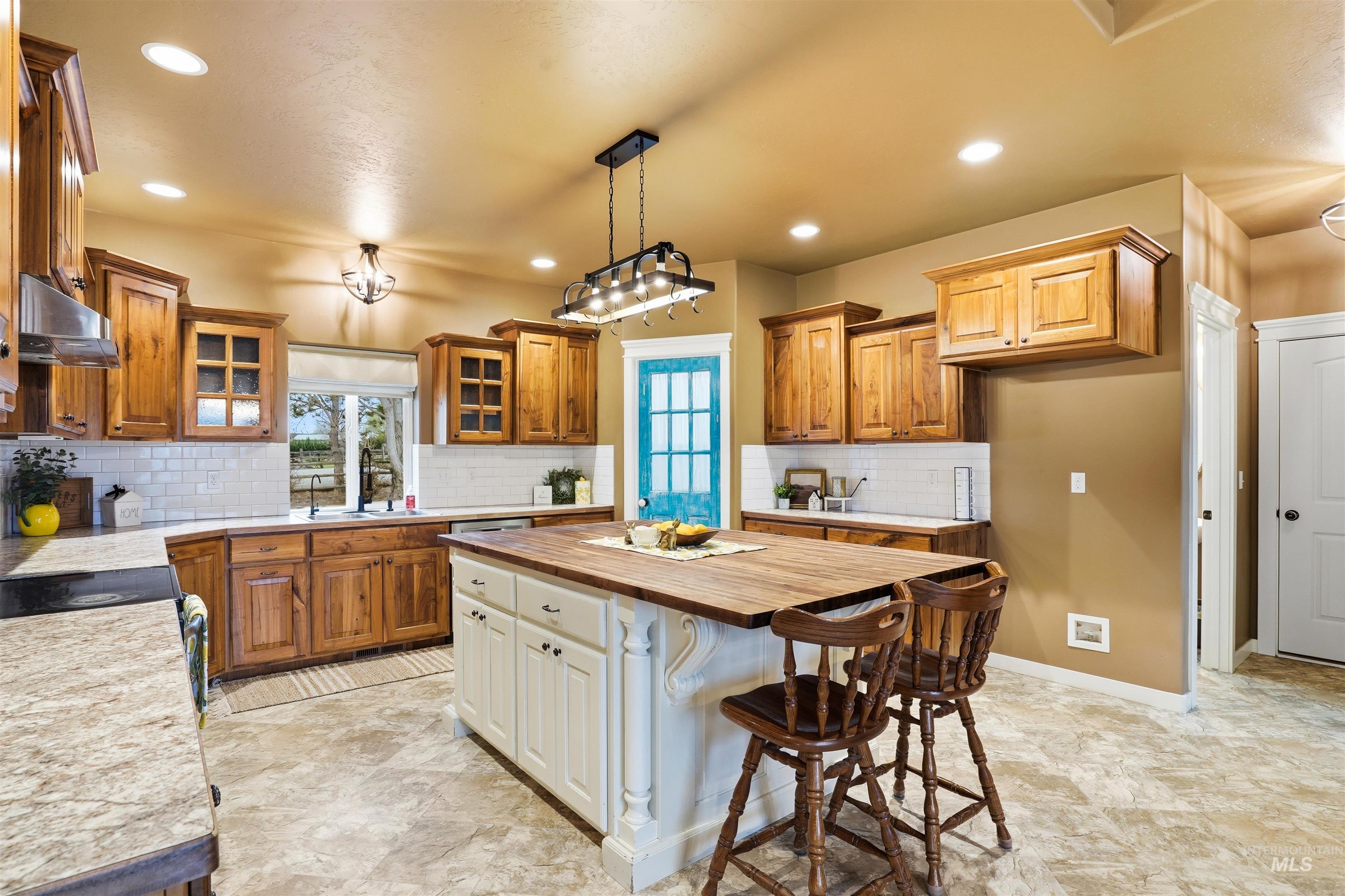 2380 Lower Pond Lane, Homedale, Idaho 83628-5100, 4 Bedrooms, 3 Bathrooms, Residential For Sale, Price $780,000,MLS 98978434