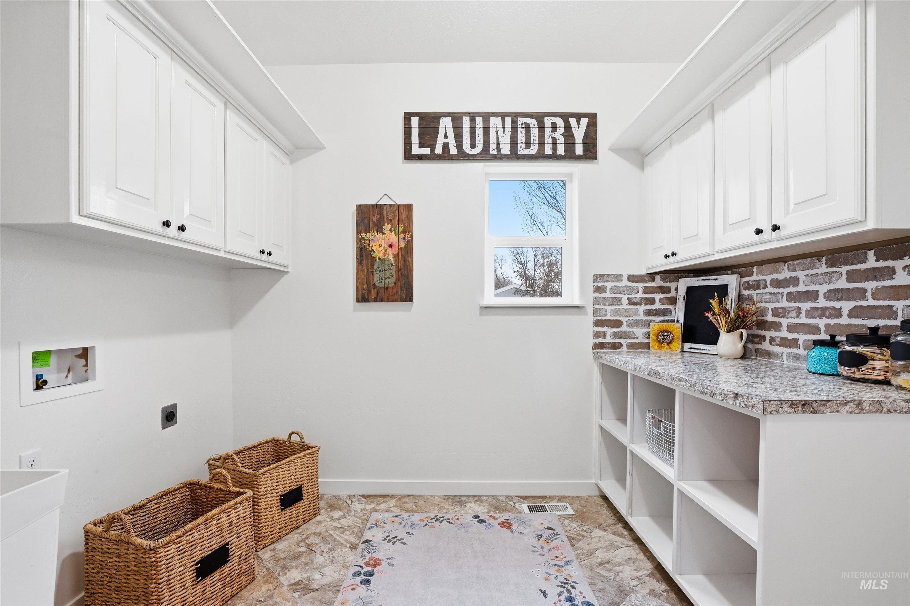 2380 Lower Pond Lane, Homedale, Idaho 83628-5100, 4 Bedrooms, 3 Bathrooms, Residential For Sale, Price $780,000,MLS 98978434