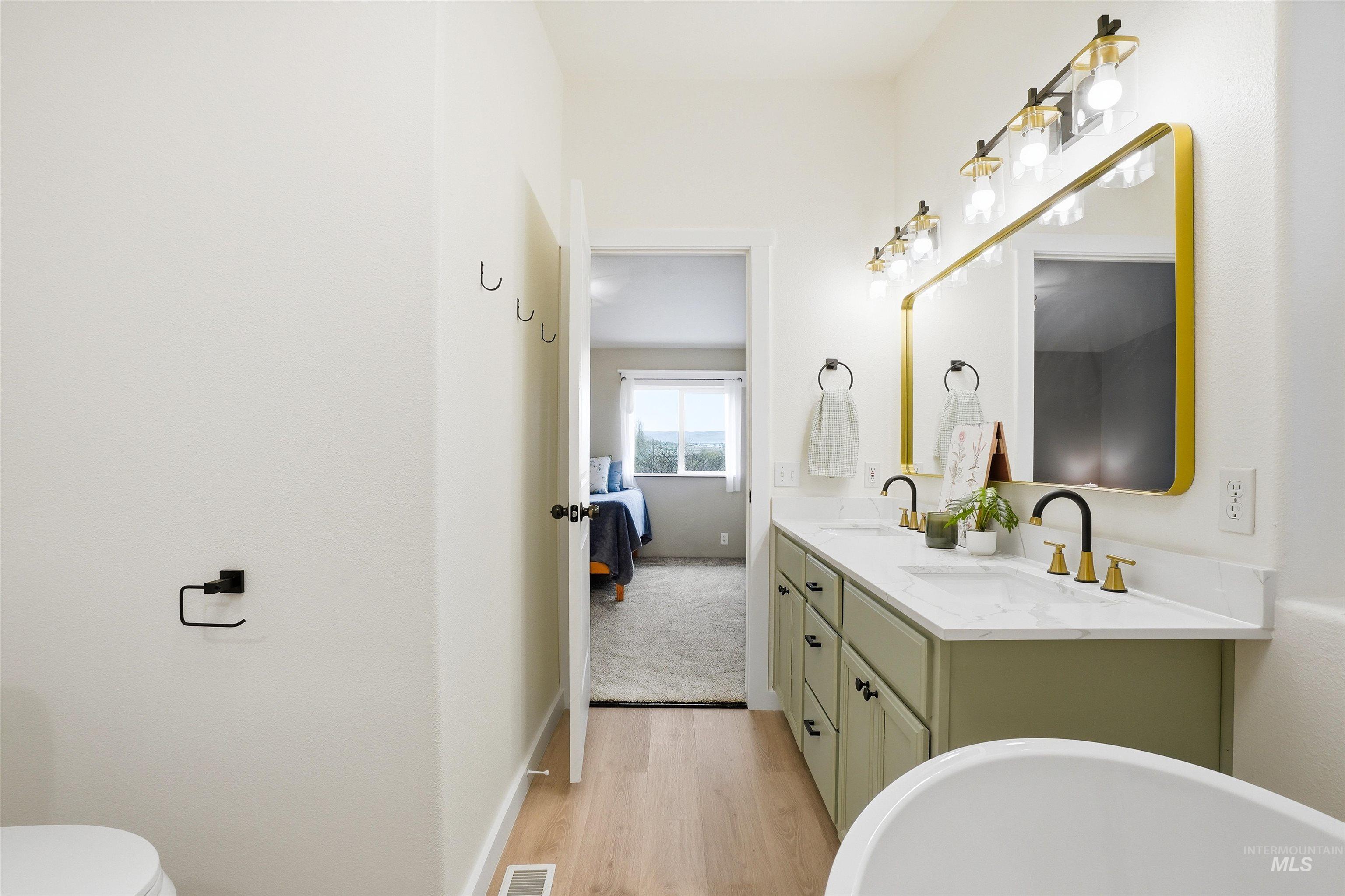 2380 Lower Pond Lane, Homedale, Idaho 83628-5100, 4 Bedrooms, 3 Bathrooms, Residential For Sale, Price $780,000,MLS 98978434