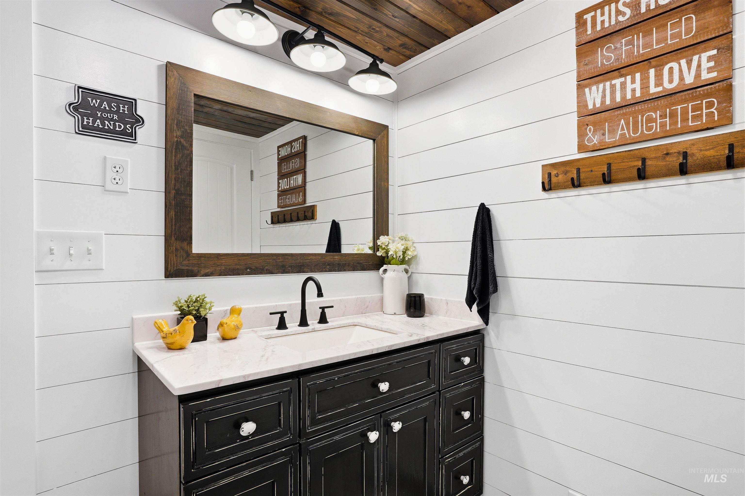 2380 Lower Pond Lane, Homedale, Idaho 83628-5100, 4 Bedrooms, 3 Bathrooms, Residential For Sale, Price $780,000,MLS 98978434