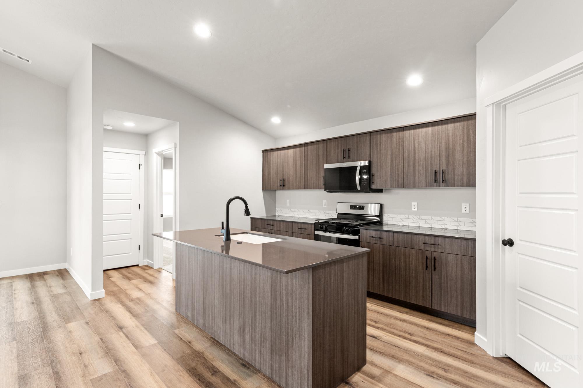 17720 N Hugh Glass Way, Nampa, Idaho 83687, 4 Bedrooms, 2 Bathrooms, Residential For Sale, Price $509,990,MLS 98978439