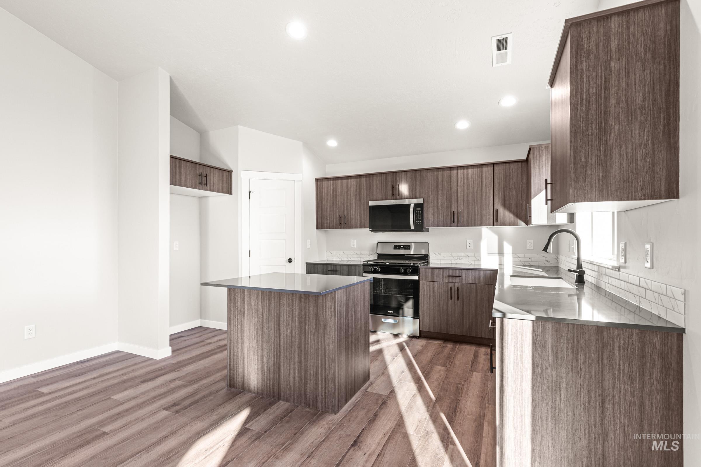 5214 E Phelps Lake Dr, Nampa, Idaho 83687, 4 Bedrooms, 2 Bathrooms, Residential For Sale, Price $459,990,MLS 98978443