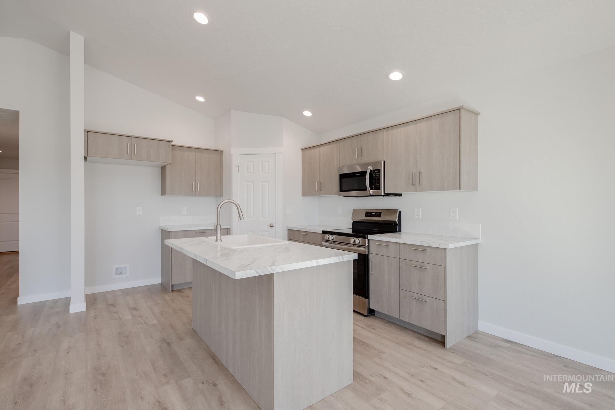 7143 E Shields Dr, Nampa, Idaho 83687, 3 Bedrooms, 2 Bathrooms, Residential For Sale, Price $424,990,MLS 98978447