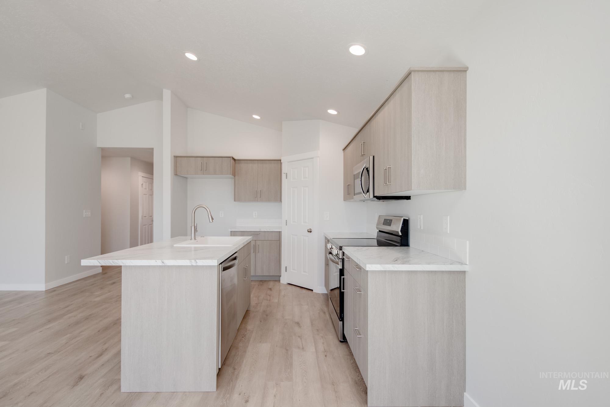 7143 E Shields Dr, Nampa, Idaho 83687, 3 Bedrooms, 2 Bathrooms, Residential For Sale, Price $424,990,MLS 98978447