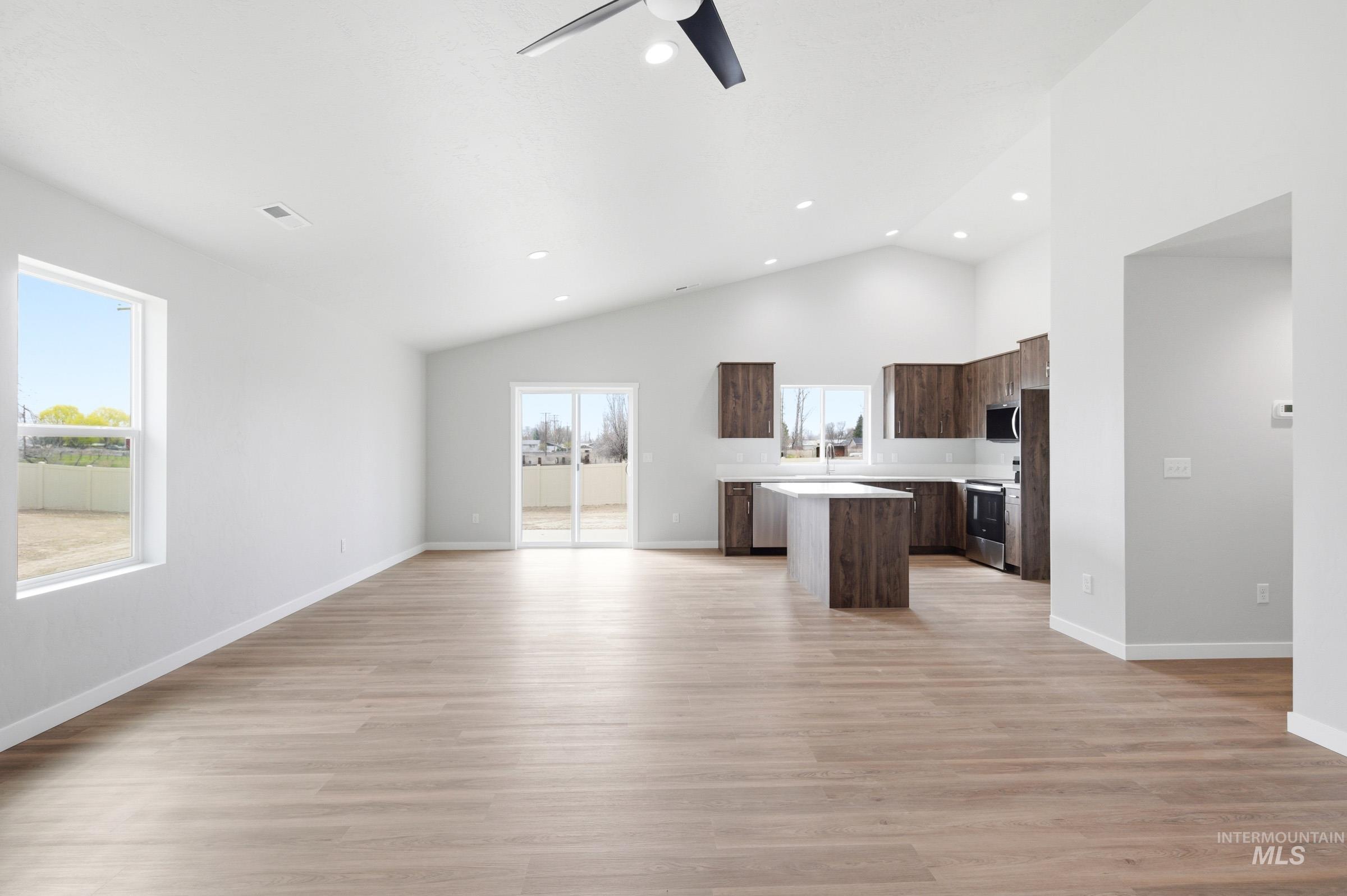 517 Pine St, New Plymouth, Idaho 83655, 4 Bedrooms, 2 Bathrooms, Residential For Sale, Price $424,990, 98978450