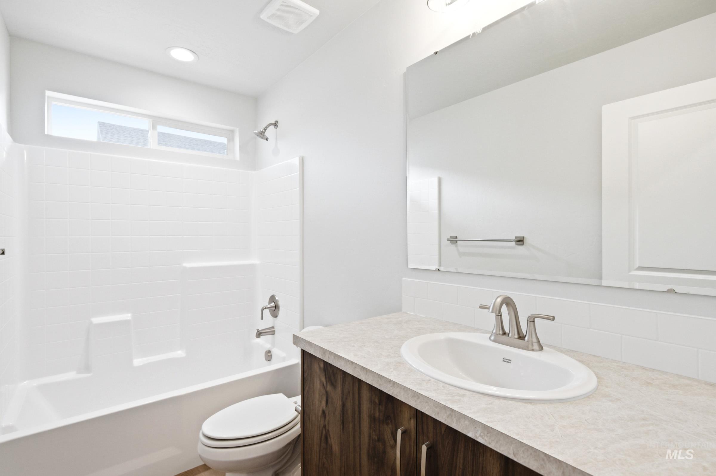 517 Pine St, New Plymouth, Idaho 83655, 4 Bedrooms, 2 Bathrooms, Residential For Sale, Price $424,990, 98978450