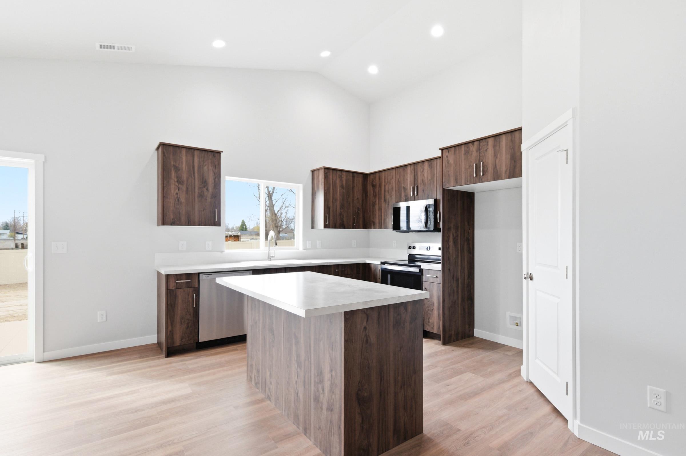 517 Pine St, New Plymouth, Idaho 83655, 4 Bedrooms, 2 Bathrooms, Residential For Sale, Price $424,990, 98978450