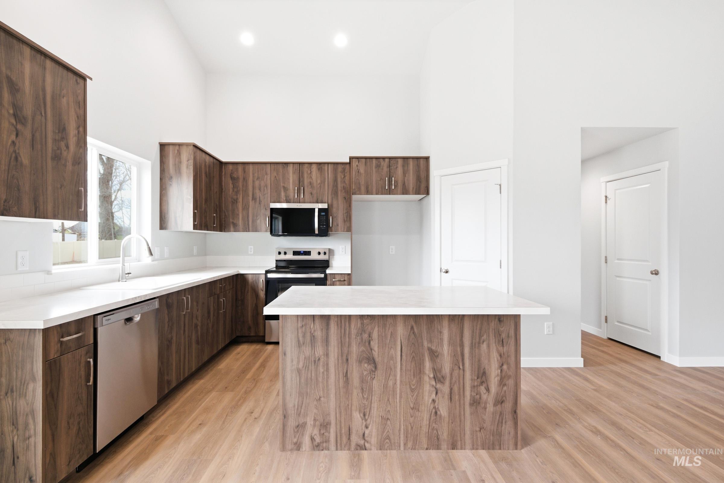 517 Pine St, New Plymouth, Idaho 83655, 4 Bedrooms, 2 Bathrooms, Residential For Sale, Price $424,990, 98978450