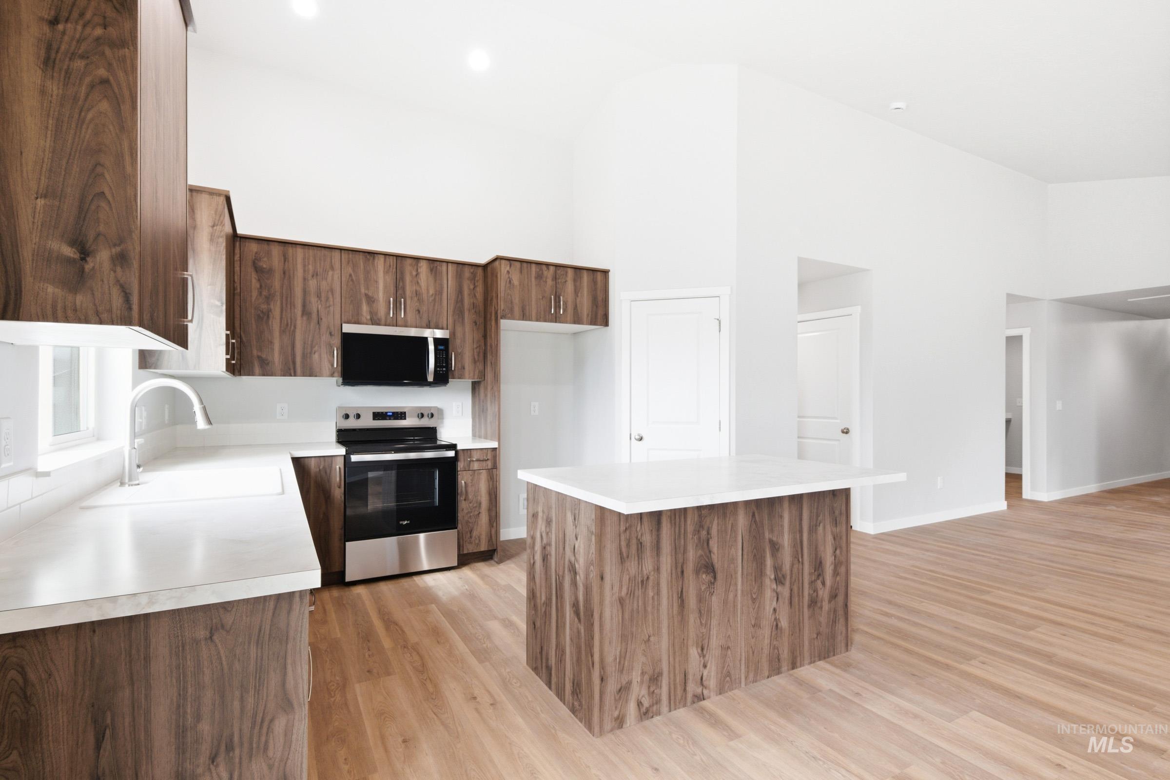 517 Pine St, New Plymouth, Idaho 83655, 4 Bedrooms, 2 Bathrooms, Residential For Sale, Price $424,990, 98978450