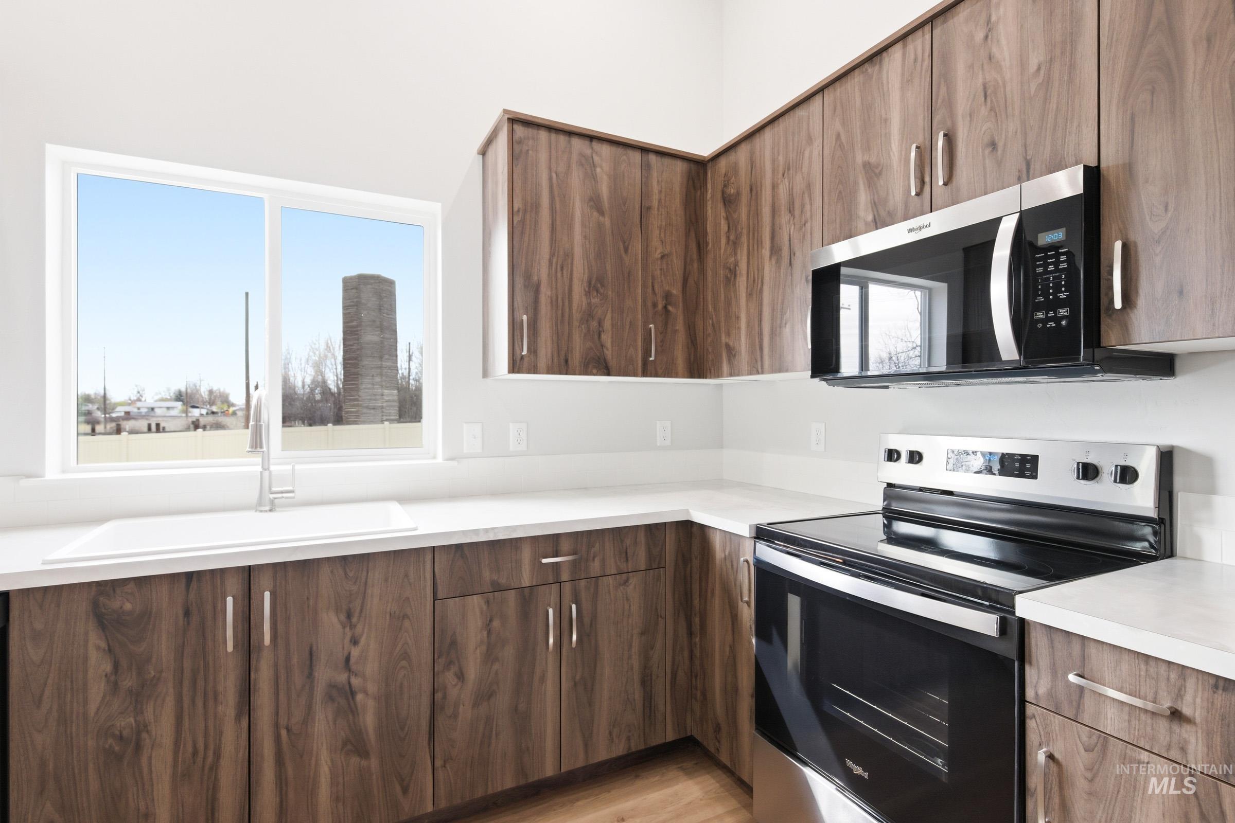 517 Pine St, New Plymouth, Idaho 83655, 4 Bedrooms, 2 Bathrooms, Residential For Sale, Price $424,990, 98978450