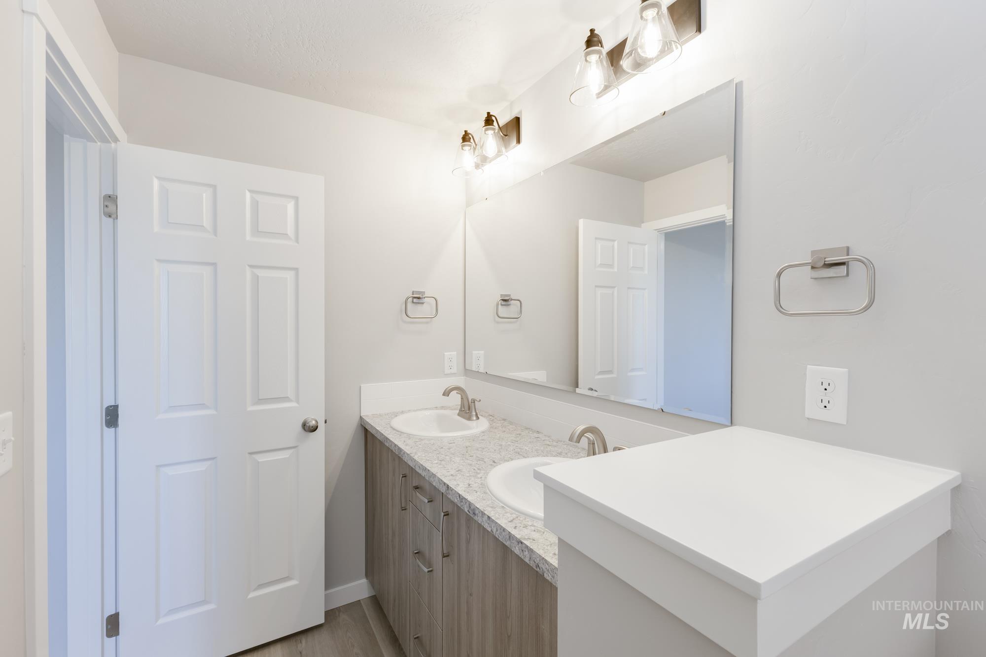 519 Pine St, New Plymouth, Idaho 83655, 3 Bedrooms, 2 Bathrooms, Residential For Sale, Price $379,990,MLS 98978451