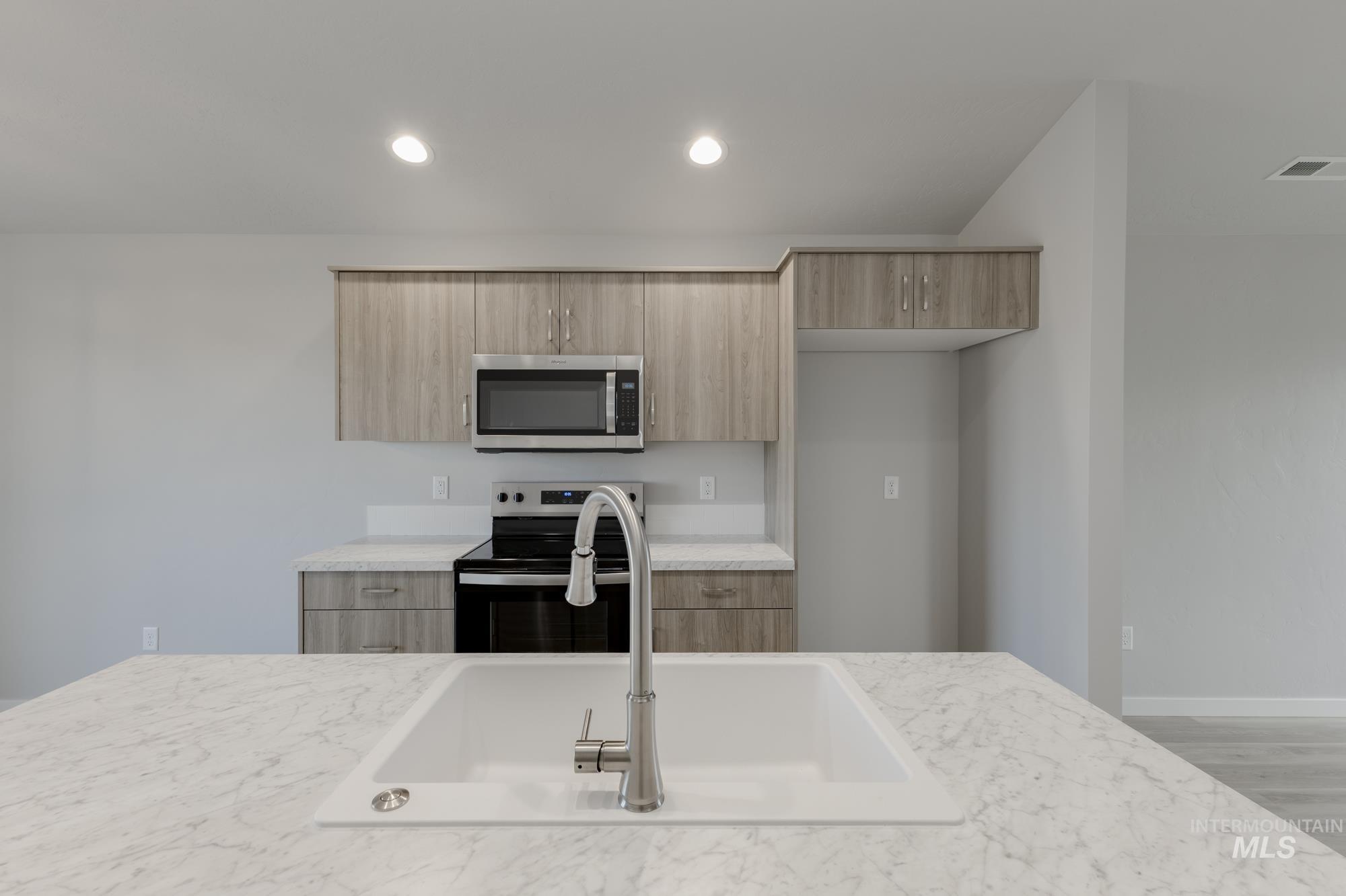 519 Pine St, New Plymouth, Idaho 83655, 3 Bedrooms, 2 Bathrooms, Residential For Sale, Price $379,990,MLS 98978451