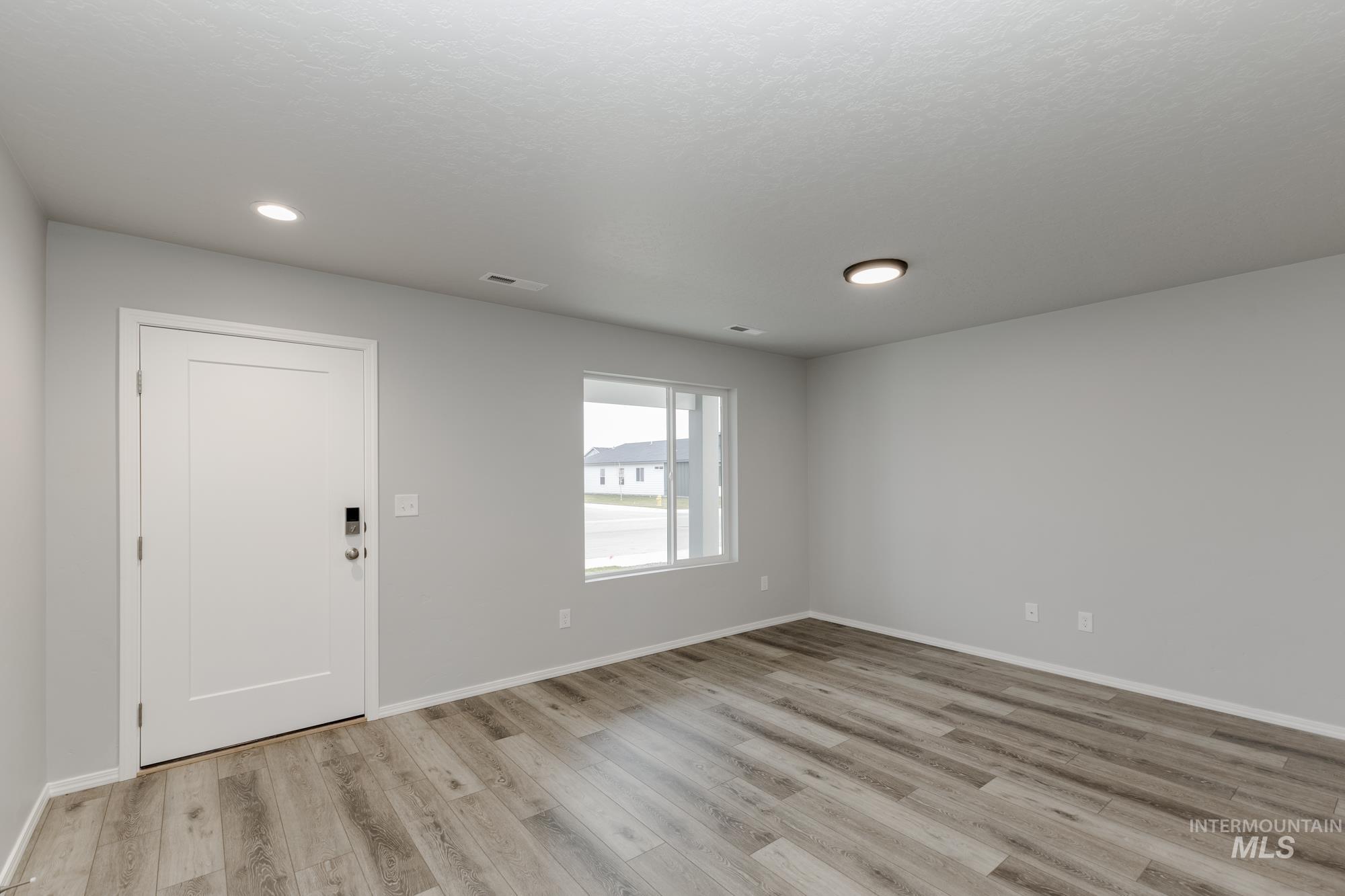 2898 W Taiban Creek Dr, Kuna, Idaho 83634, 5 Bedrooms, 3 Bathrooms, Residential For Sale, Price $519,990,MLS 98978452