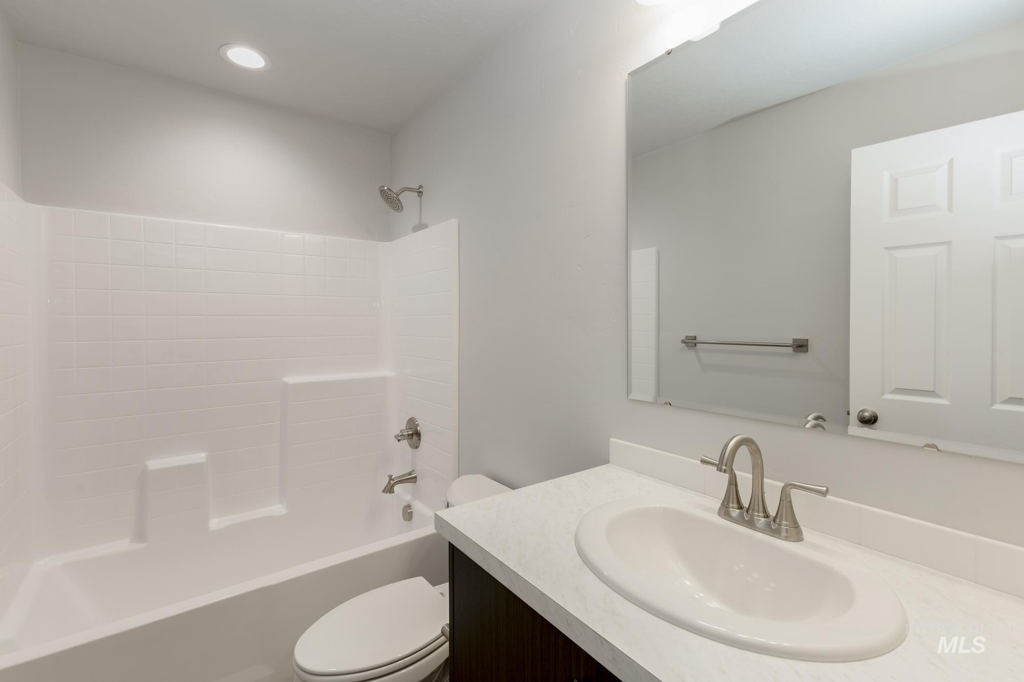 2898 W Taiban Creek Dr, Kuna, Idaho 83634, 5 Bedrooms, 3 Bathrooms, Residential For Sale, Price $519,990,MLS 98978452