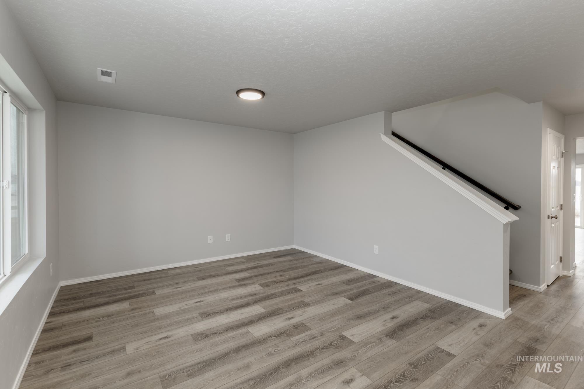 2898 W Taiban Creek Dr, Kuna, Idaho 83634, 5 Bedrooms, 3 Bathrooms, Residential For Sale, Price $519,990,MLS 98978452