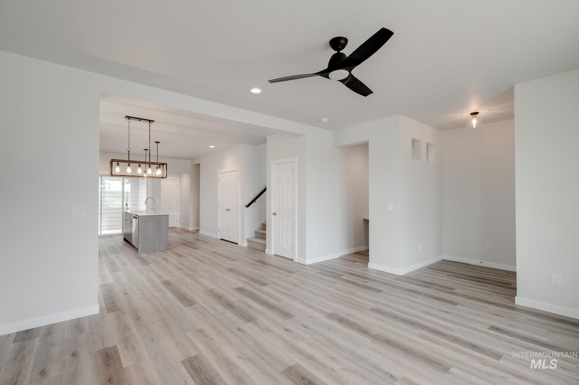 6917 S Harvest Cove Ave, Boise, Idaho 83709, 3 Bedrooms, 2.5 Bathrooms, Residential For Sale, Price $474,990,MLS 98978455