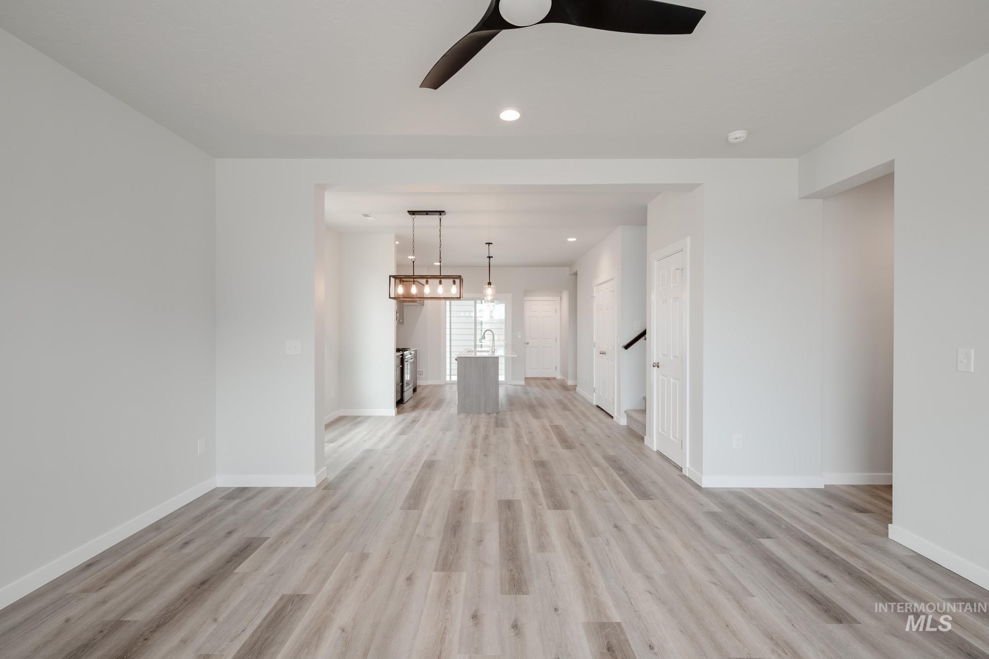 6917 S Harvest Cove Ave, Boise, Idaho 83709, 3 Bedrooms, 2.5 Bathrooms, Residential For Sale, Price $474,990,MLS 98978455