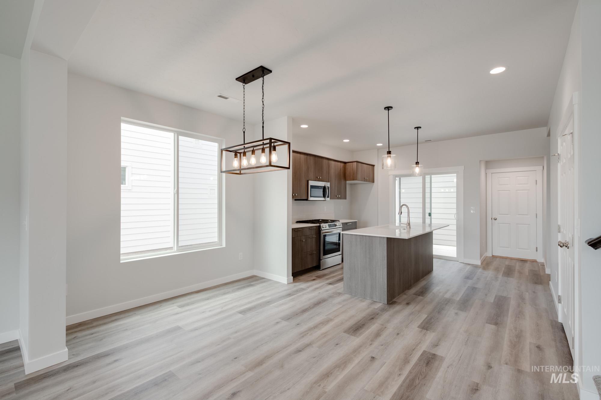 6917 S Harvest Cove Ave, Boise, Idaho 83709, 3 Bedrooms, 2.5 Bathrooms, Residential For Sale, Price $474,990,MLS 98978455