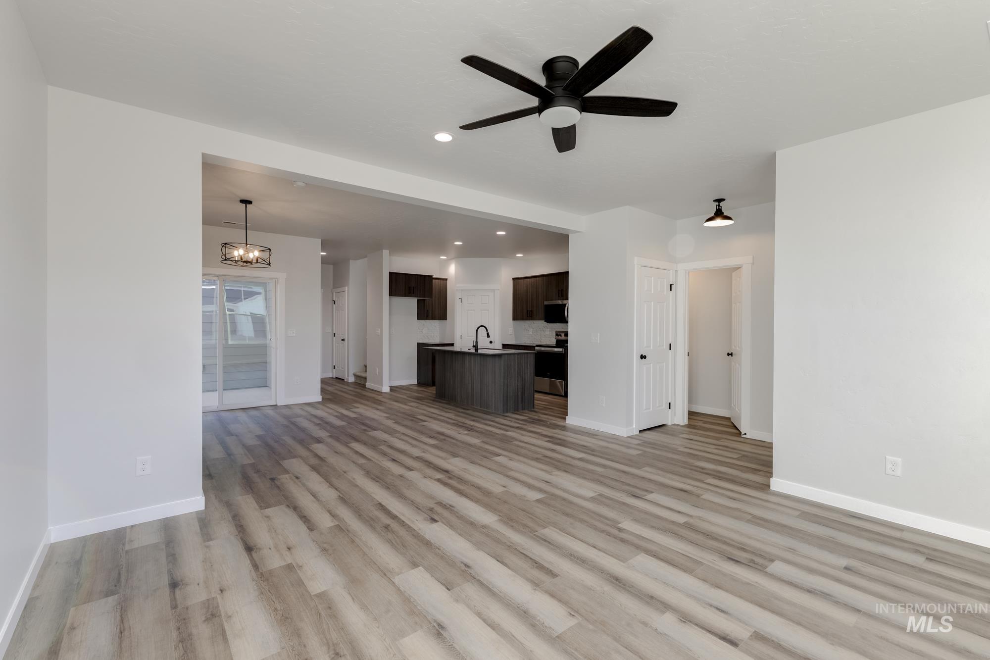 6943 S Harvest Cove Ave, Boise, Idaho 83709, 3 Bedrooms, 2.5 Bathrooms, Residential For Sale, Price $484,990,MLS 98978457